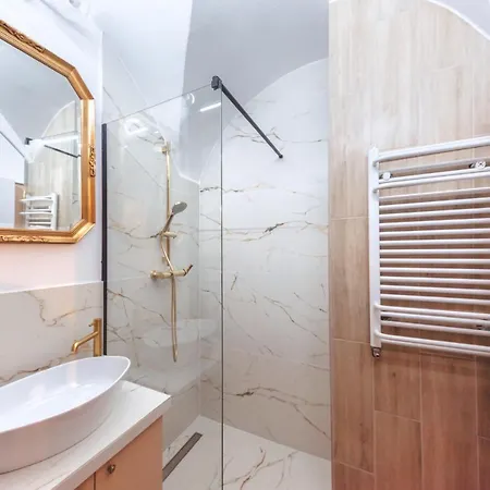 Loft W Kamienicy Apartment *