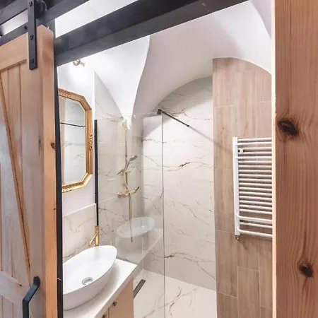 Loft W Kamienicy * Душники-Здруй